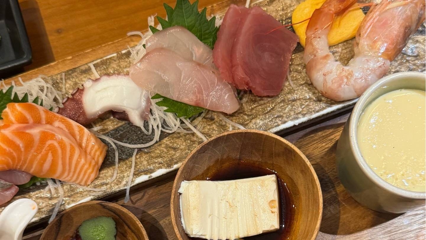 หัวหน้าแผนกบริการ ร้านอาหารญี่ปุ่น Maguro สาขาเดอะมอลล์ไลฟ์สโตร์ บางแค