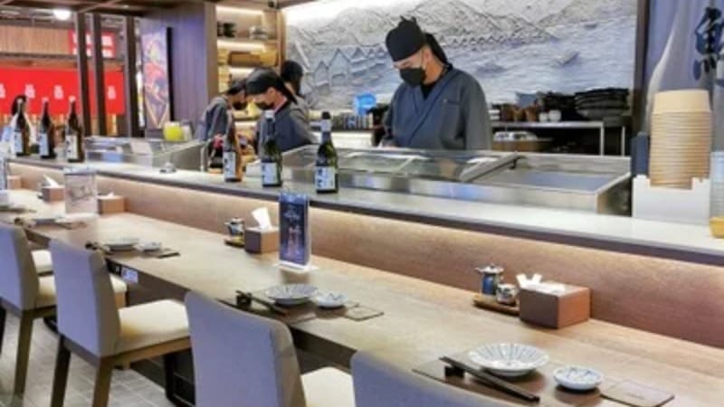 หัวหน้าแผนกบริการ ร้านอาหารญี่ปุ่น Maguro สาขาเดอะมอลล์ไลฟ์สโตร์ บางแค