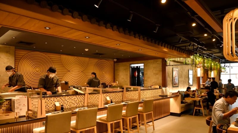 หัวหน้าแผนกบริการ ร้านอาหารญี่ปุ่น Maguro สาขาเดอะมอลล์ไลฟ์สโตร์ บางแค