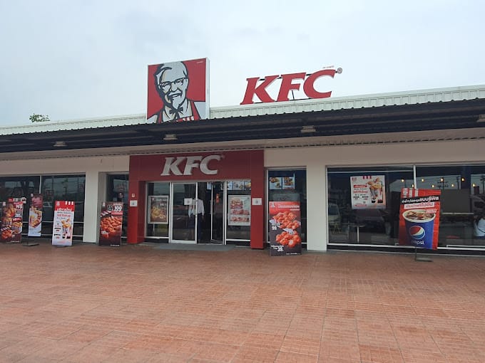 ร้านอาหาร KFC (เคเอฟซี) สาขา ปตท.บางนา-ตราด กม.27 รับสมัครตำแหน่ง Server - Cook