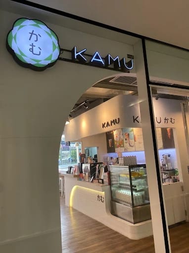 พนักงานประจำร้าน Kamu สาขา FYI CENTER
