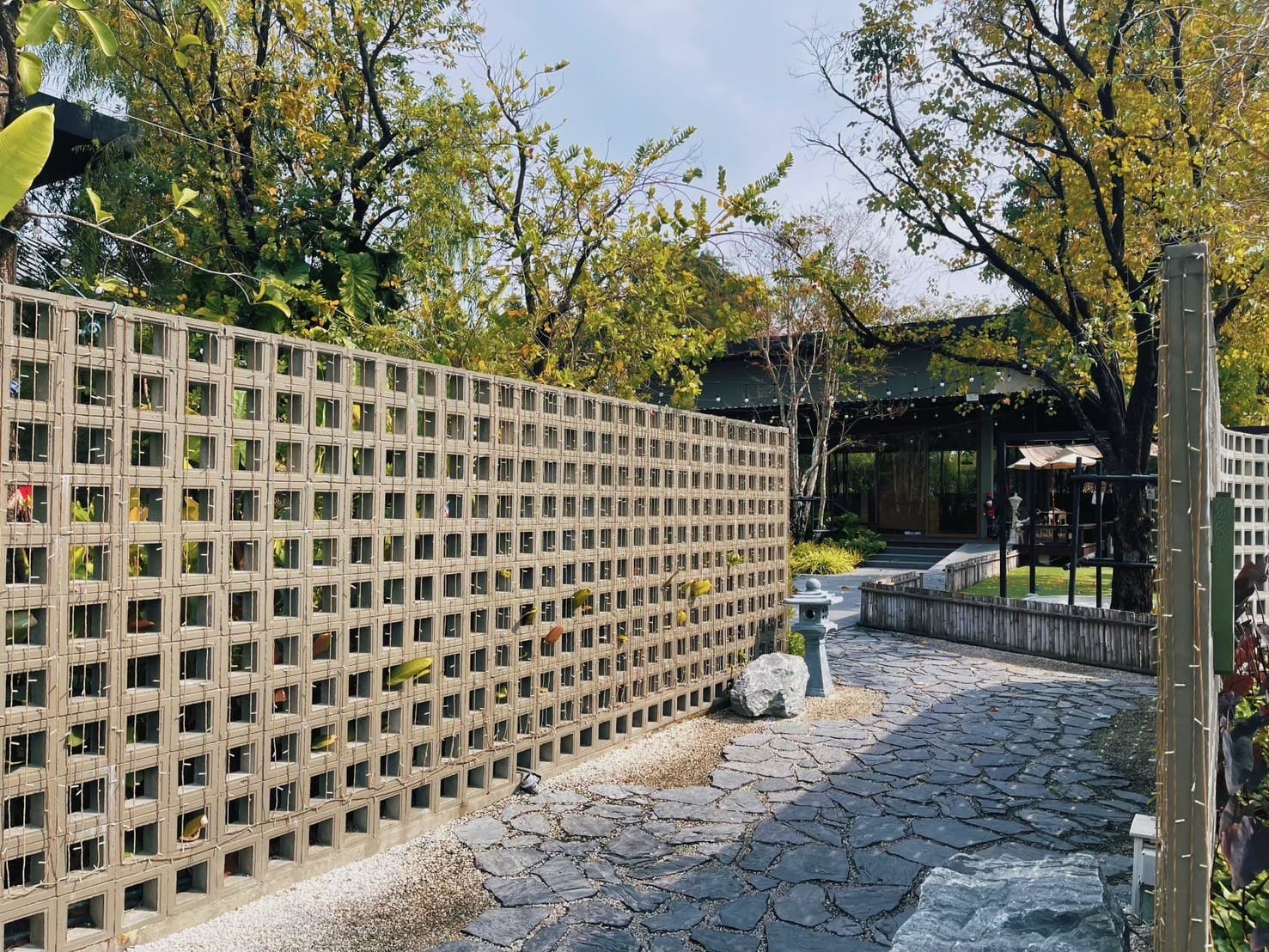 Ruedookarn Cafe & Restaurants - Image 2