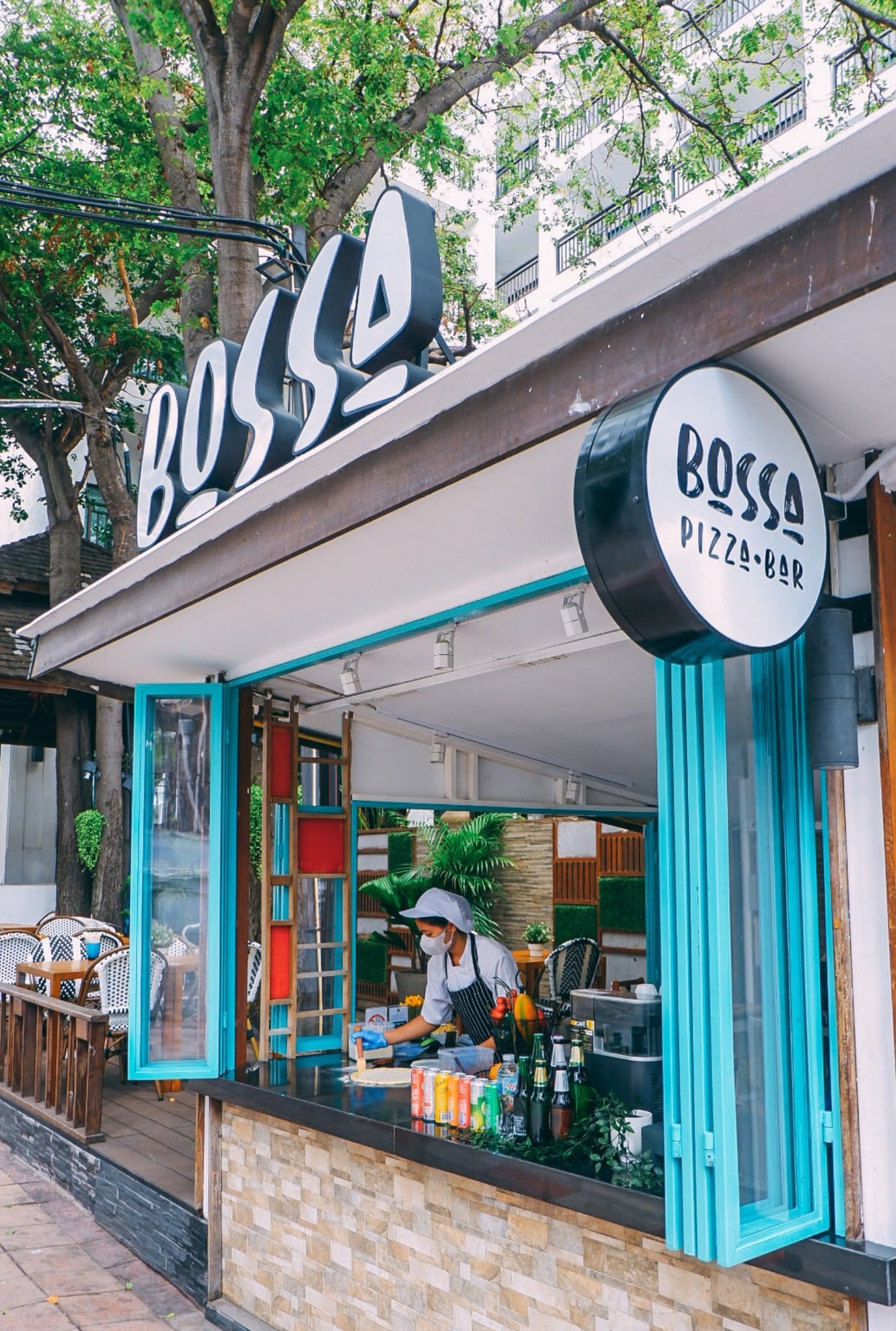 Restaurant Manager — ผู้จัดการร้านอาหาร